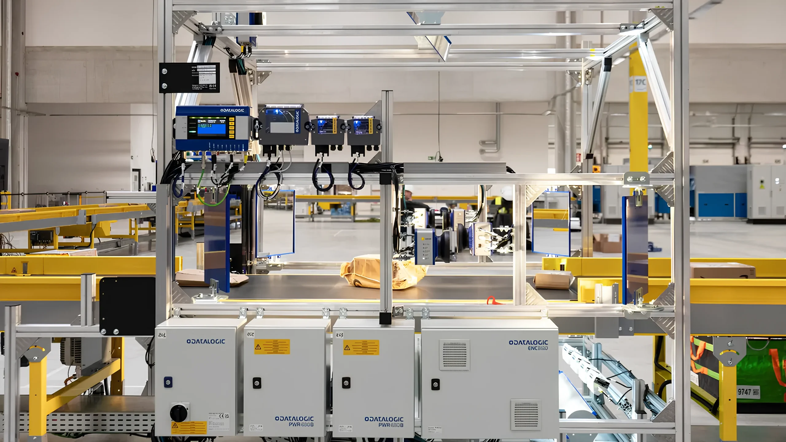 Amazon увеличивает количество роботов на складах: автоматизация как ответ на вызовы логистики