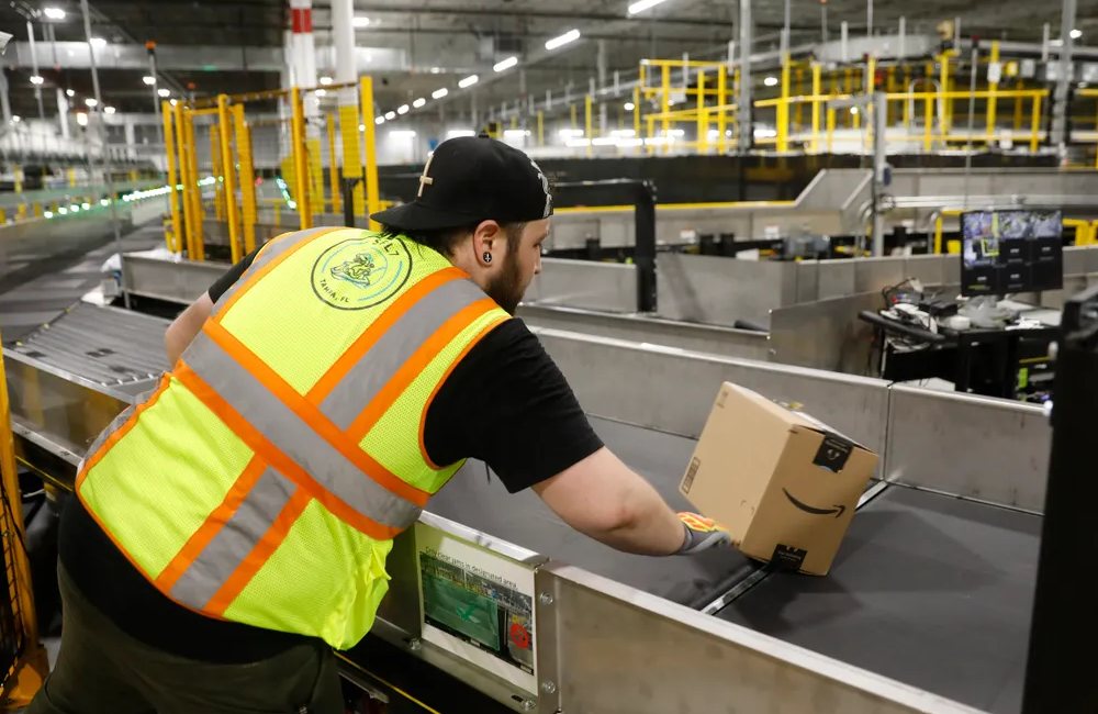 Amazon прекращает услуги маркировки товаров для FBA с 1 января 2026 года