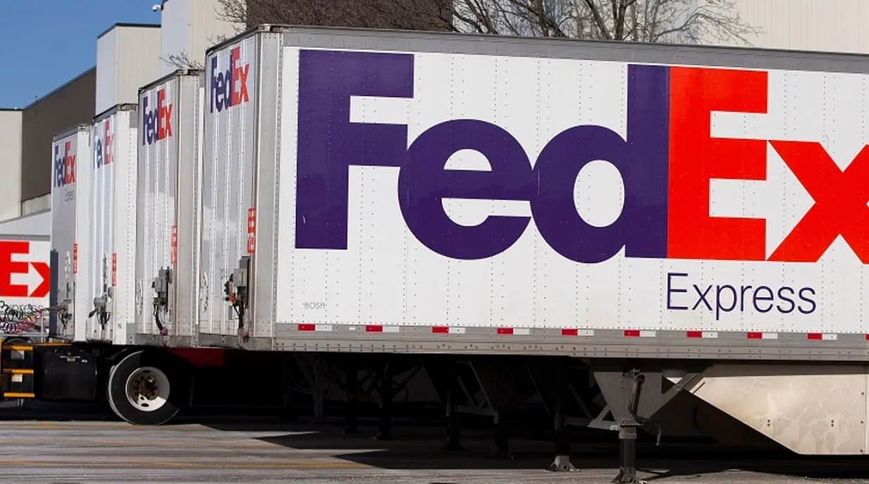 FedEx Sues the U.S. Government Over “Emergency” Tariffs: What It Means for International Business